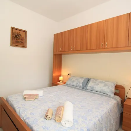 Semesterbostad Borso D'este 4 *